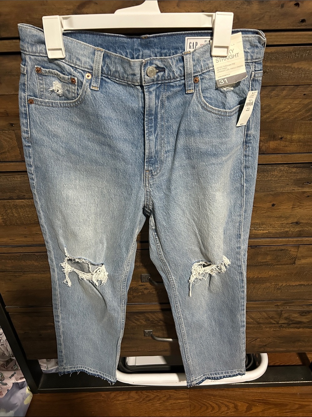 GAP Cheeky High Rise Straight Busted Knees New with tags. 31/12. Low stretch